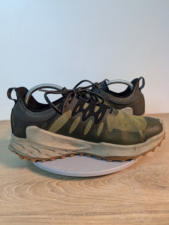 KEEN 1028183 Zionic Speed Hiking Shoes Dark Olive/Scarlet Ibis Mens Size 9.5 main image 4